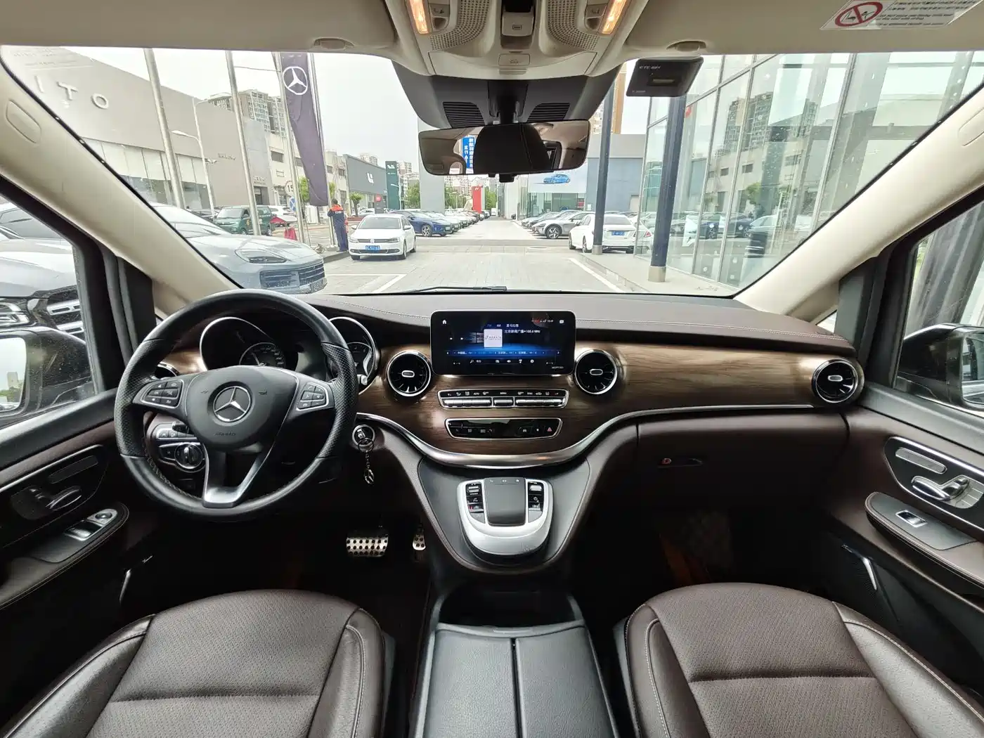 Mercedes-Benz V-Class 2021 V 260 L Long Wheelbase Luxury Edition фото 7