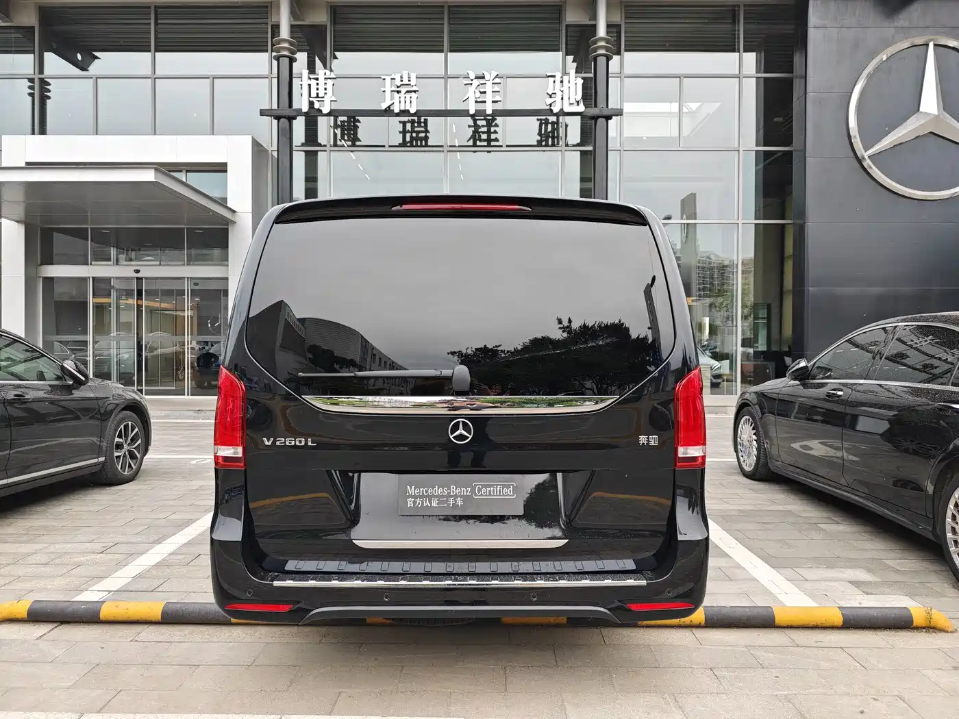 Mercedes-Benz V-Class 2021 V 260 L Long Wheelbase Luxury Edition фото 4