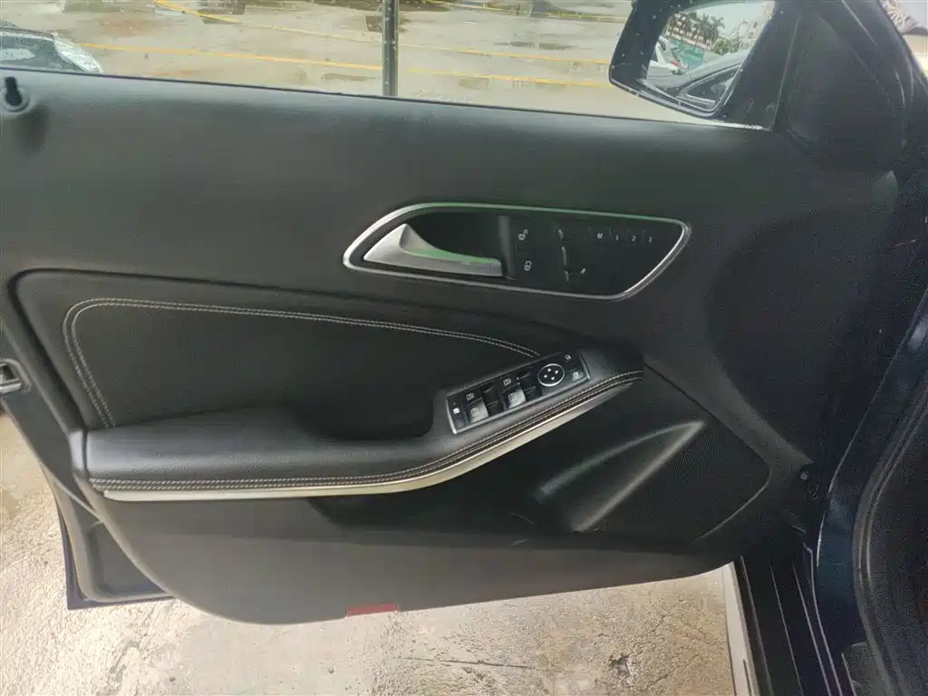Mercedes-Benz GLA 2016 GLA 200 Dynamic фото 28