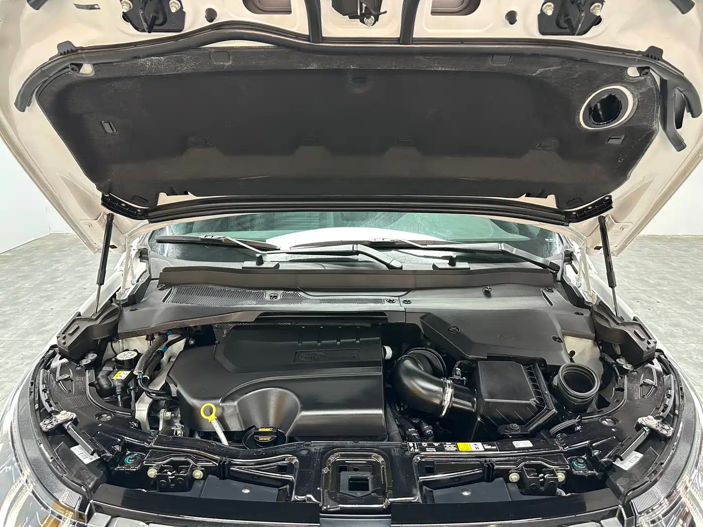 Land Rover Discovery Sport 2023 249PS R-Dynamic S Performance Version фото 22