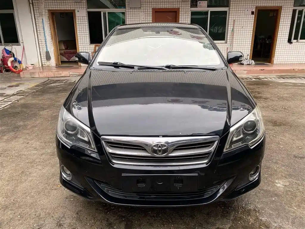 Toyota Corolla 2013 1.6L Automatic Luxury фото 2