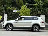 Photo 10 - Volkswagen Teramont