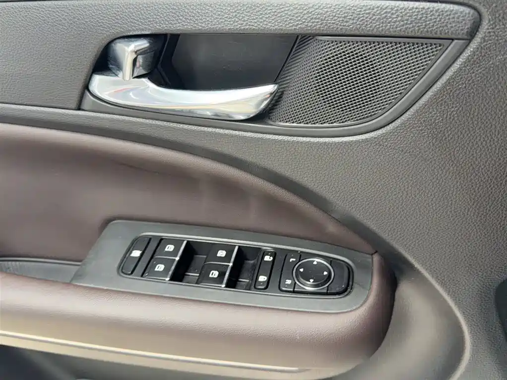 GAC Trumpchi Trumpchi M6 2019 270T DCT Luxury Edition (7-seater) (China VI) фото 3