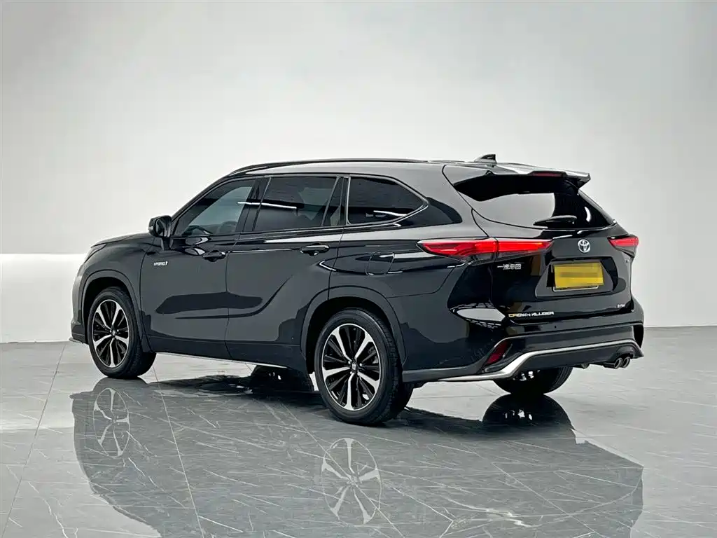 Toyota Crown Kluger 2022 2.5L HEV 4WD Premium Edition фото 4