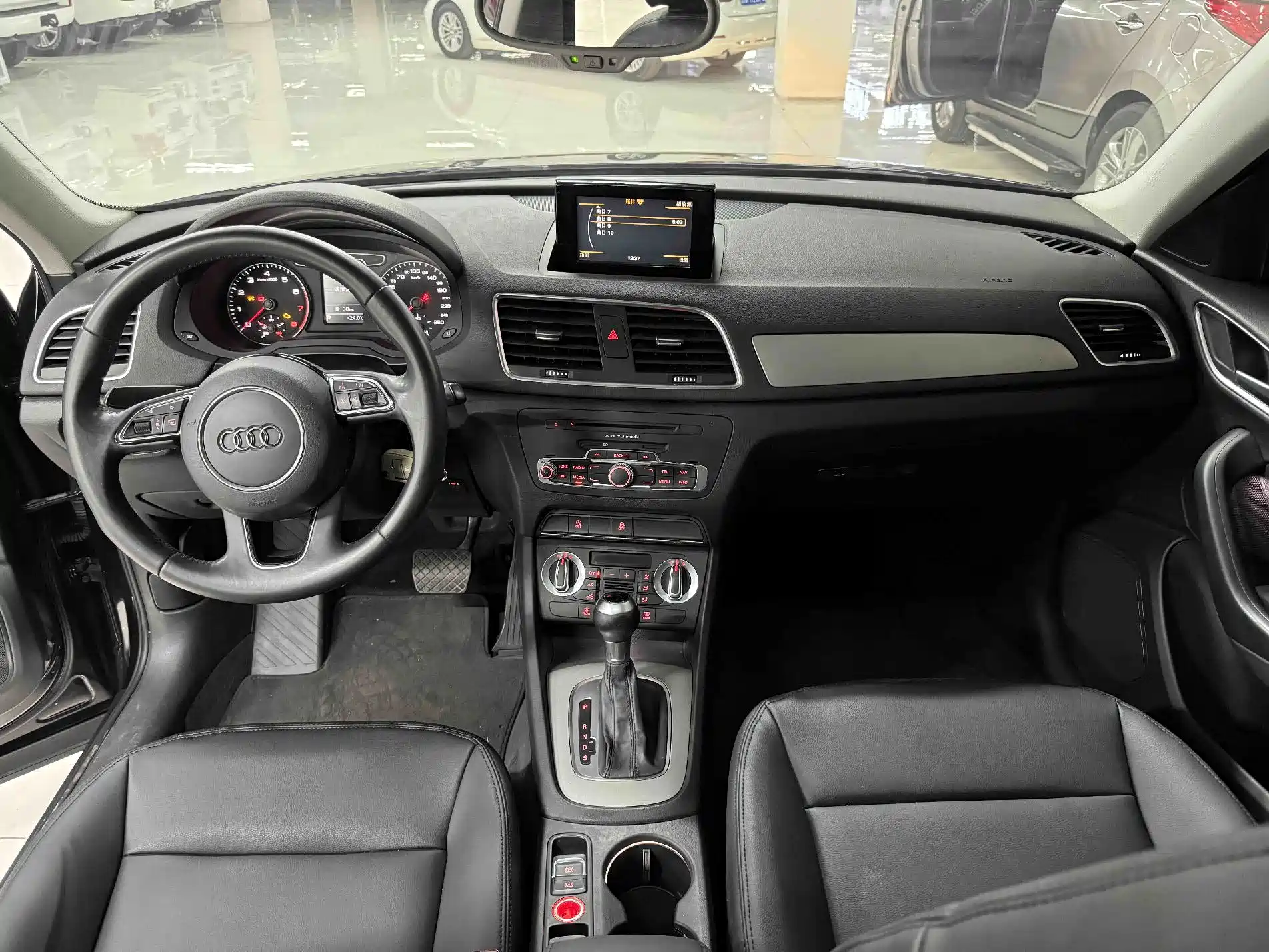 Фото 12 - Audi Q3