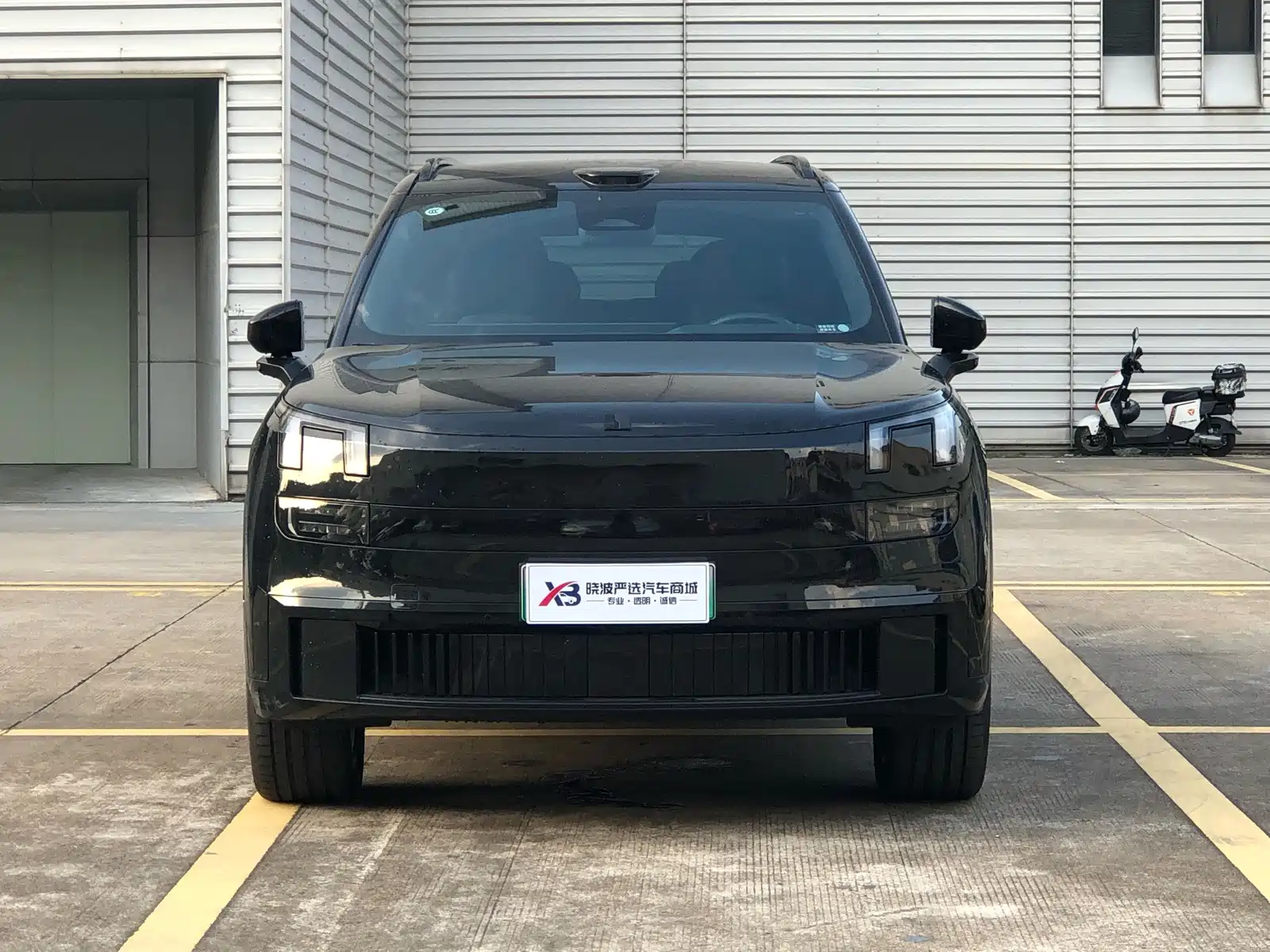 Фото 2 - Lynk & Co 900