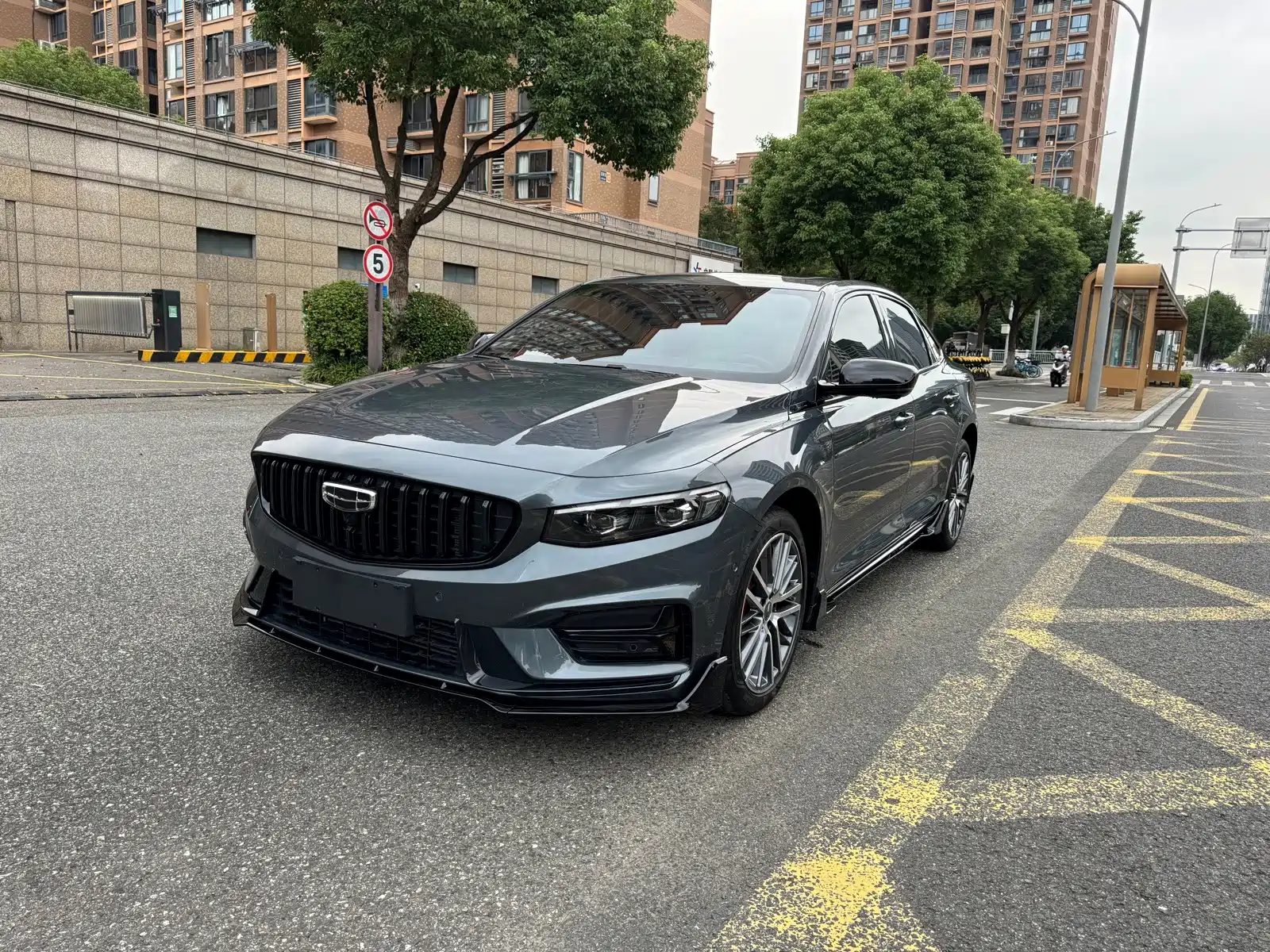 Фото 1 - Geely Preface