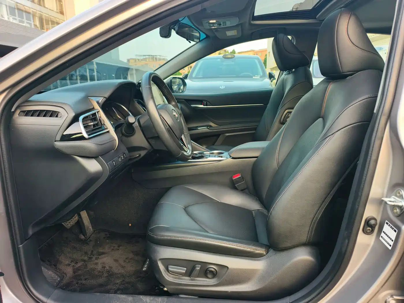 Toyota Camry 2024 2023 2.0GVP Leading Edition