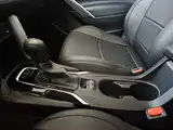 Photo 18 - Toyota Frontlander