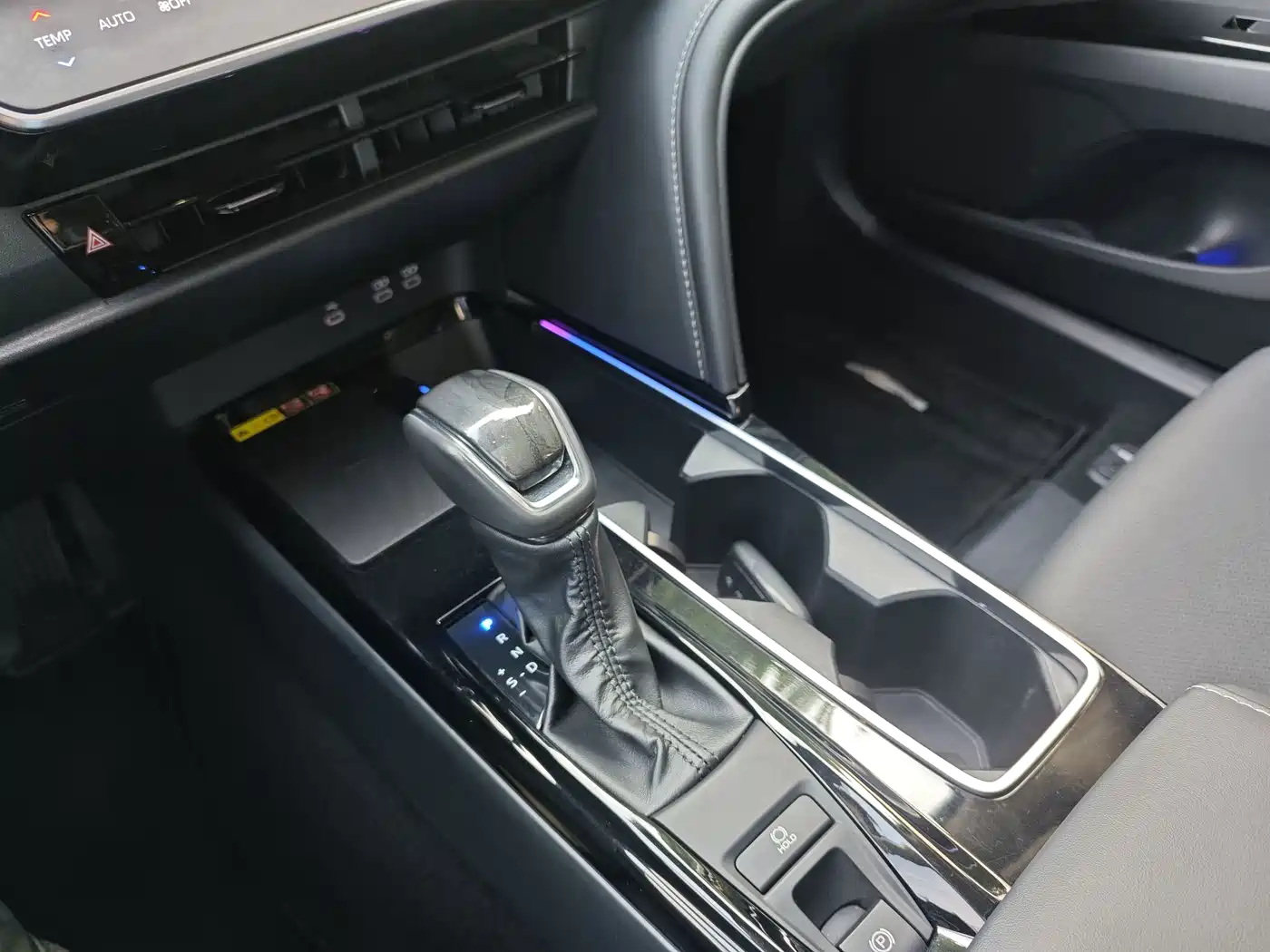 Toyota Camry 2024 2024 Hybrid 2.0HGVP Luxury Edition