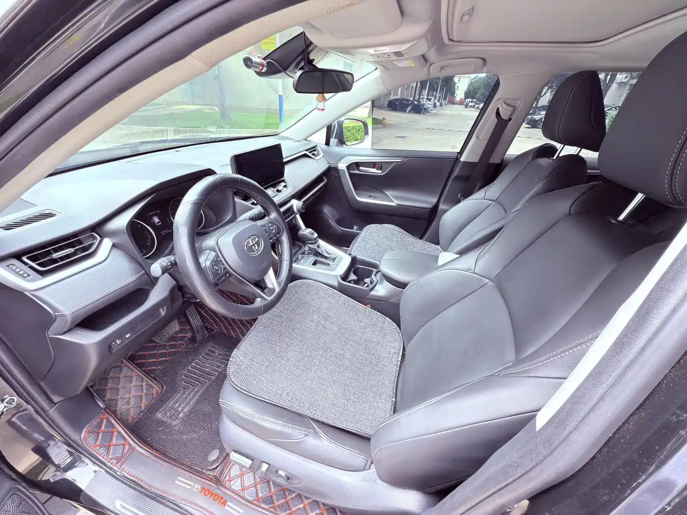 Toyota Wildlander 2023 2.0L CVT FWD Urban фото 8
