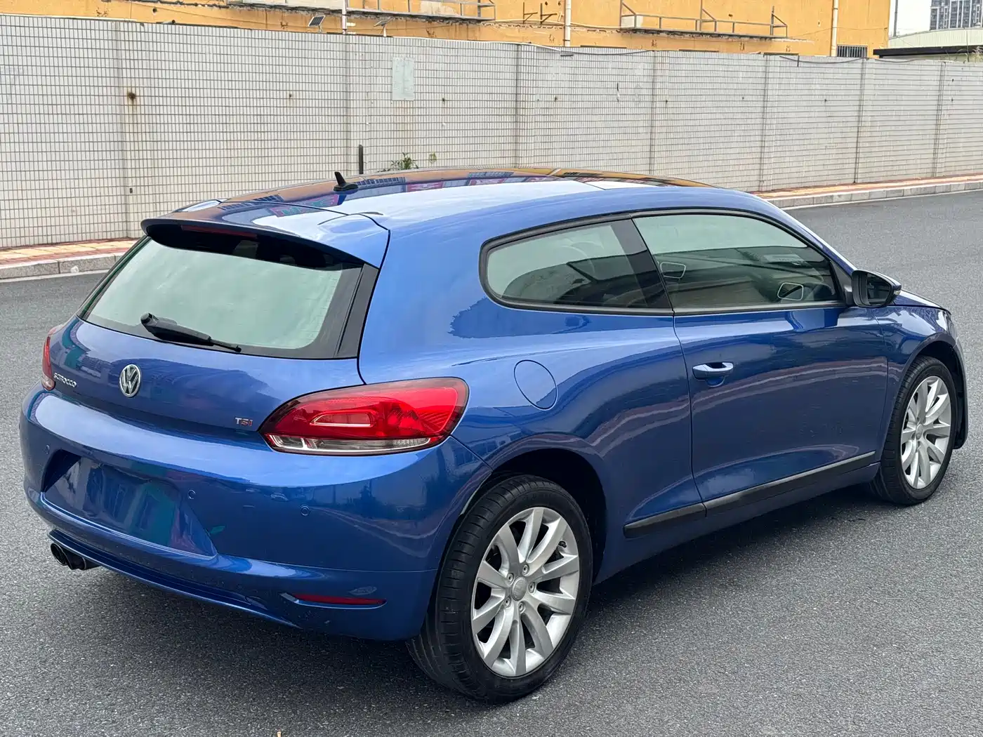 Volkswagen Scirocco 2009 1.4TSI Luxury Edition фото 4