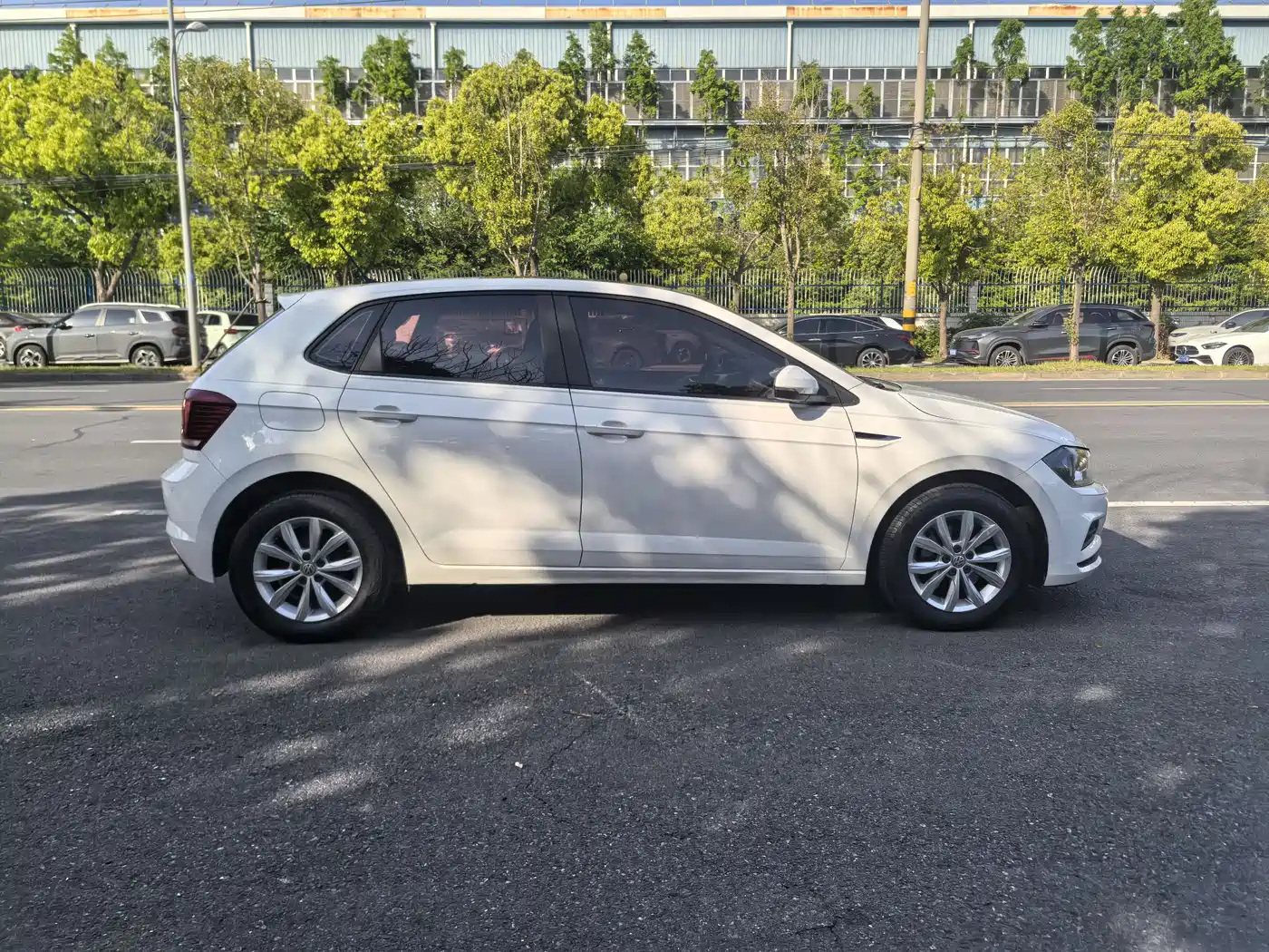 Volkswagen Polo 2019 Plus 1.5L Automatic Colorful Tech Edition фото 13
