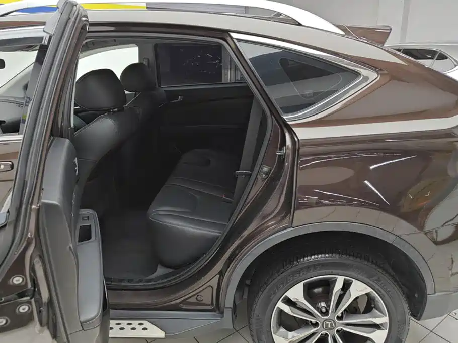 Luxgen U6 SUV 2017 2017 1.8T Tech Value Package