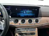 Фото 10 - Mercedes-Benz E-Class