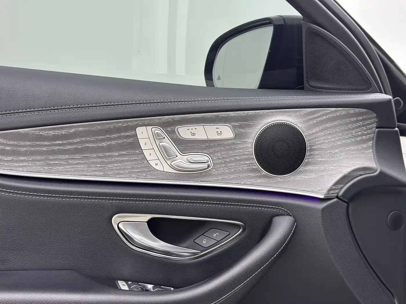 Mercedes-Benz E-Class 2021 E 300 L Sport Fashion фото 8