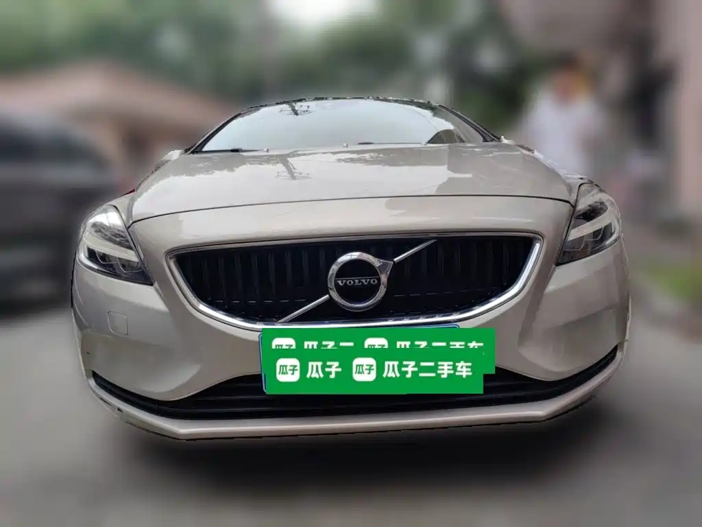 Volvo V40 2018 2018 T3 R-Design Edition