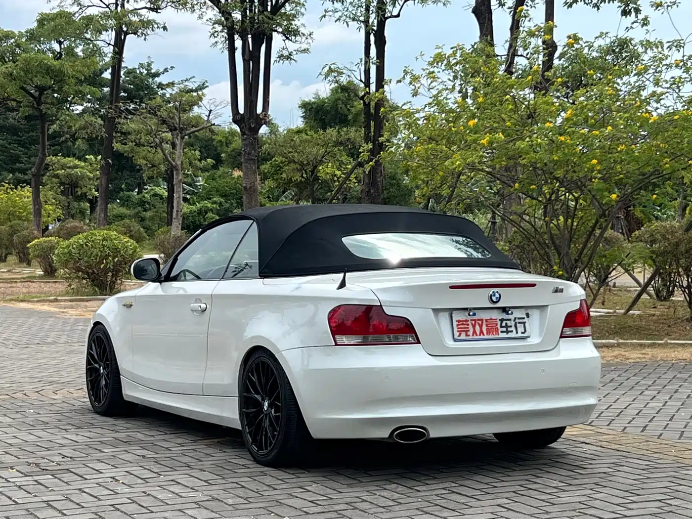 BMW 1 Series (Import) 2011 120i Convertible фото 5
