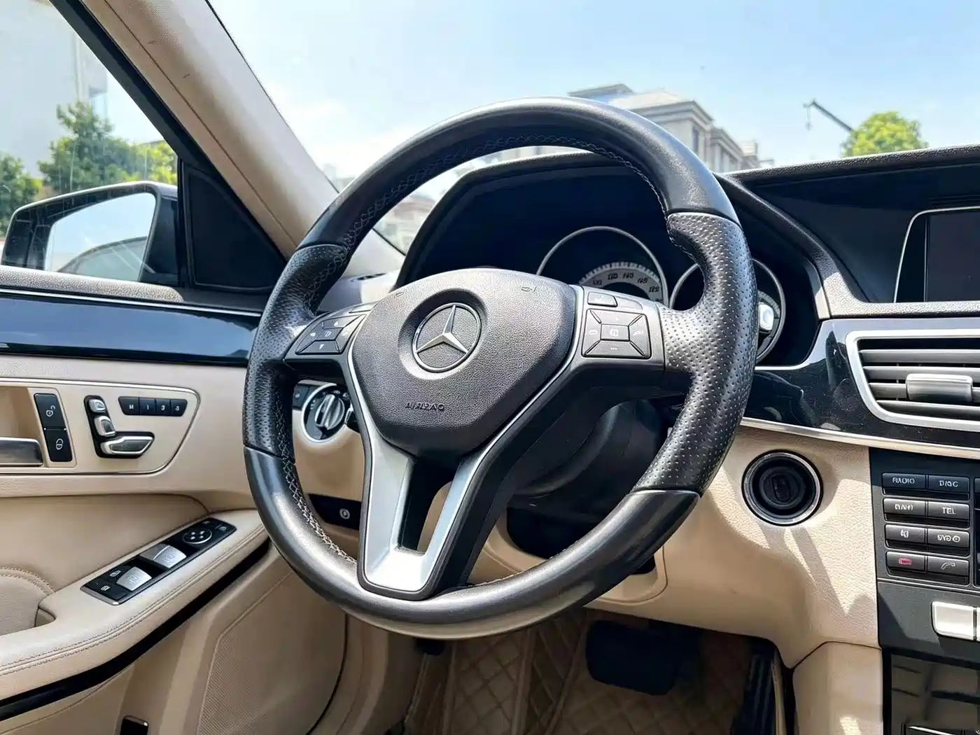 Mercedes-Benz E-Class 2014 E 260 L Sport фото 12