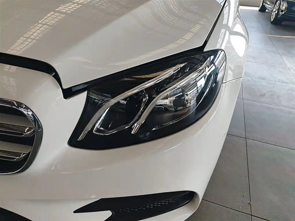 Mercedes-Benz E-Class 2016 E 200 L Sport Type фото 19