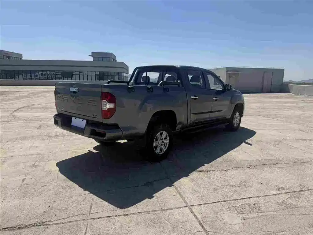 SAIC Maxus Maxus T70 2022 2.0T Manual Diesel 2WD 5th Anniversary Elite Long Bed Flat Floor фото 7