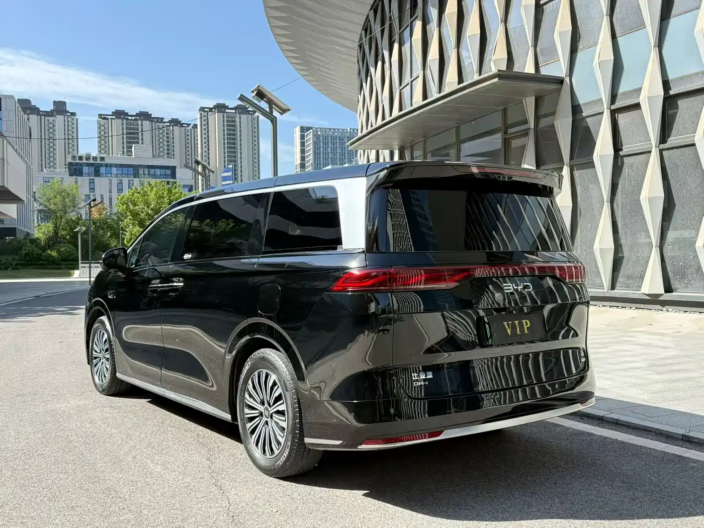 BYD Xia 2025 2025 DM-i 1.5T 100km Surpass Edition
