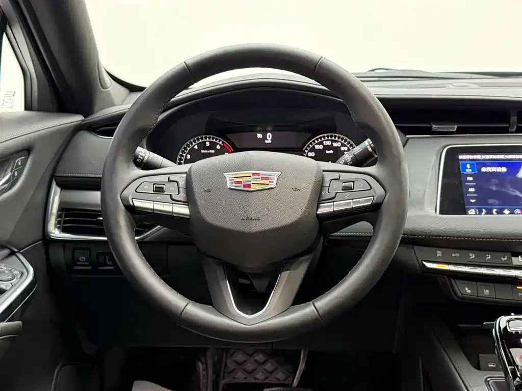 Cadillac XT4 2023 28T 2WD Premium фото 27