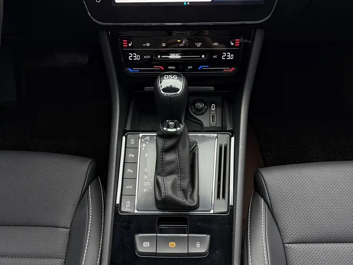 Škoda Superb 2023 TSI280 DSG Premium Edition фото 12