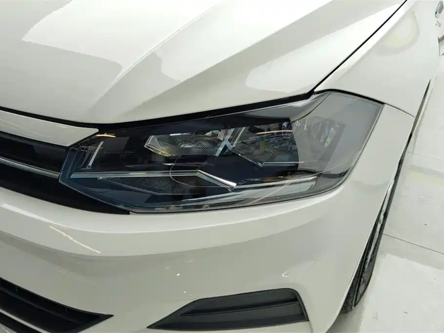 Volkswagen Polo 2021 Plus 1.5L Automatic Colorful Tech Edition фото 5