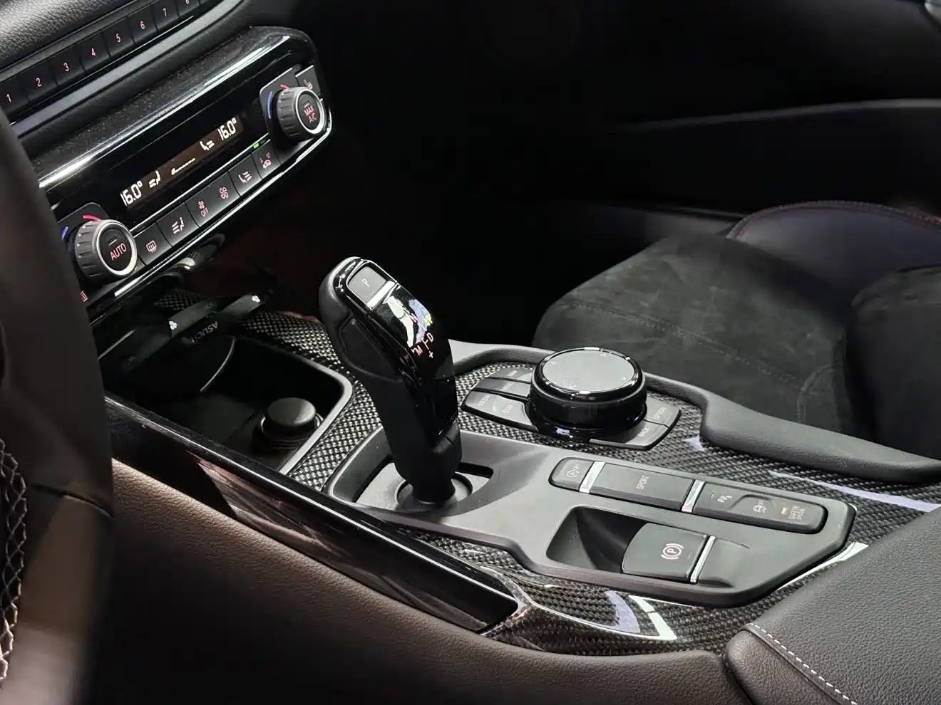 Фото 8 - Toyota Supra