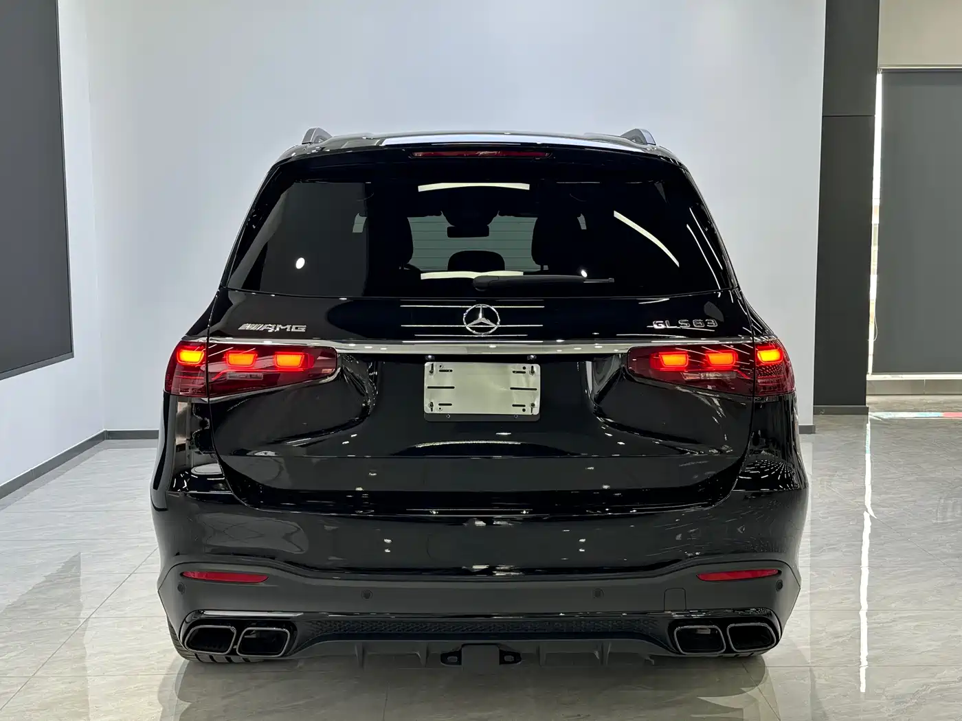MERCEDES-BENZ GLS AMG