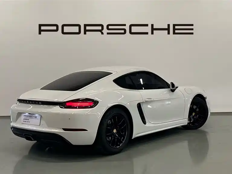Porsche 718 2018 Cayman 2.0T фото 5