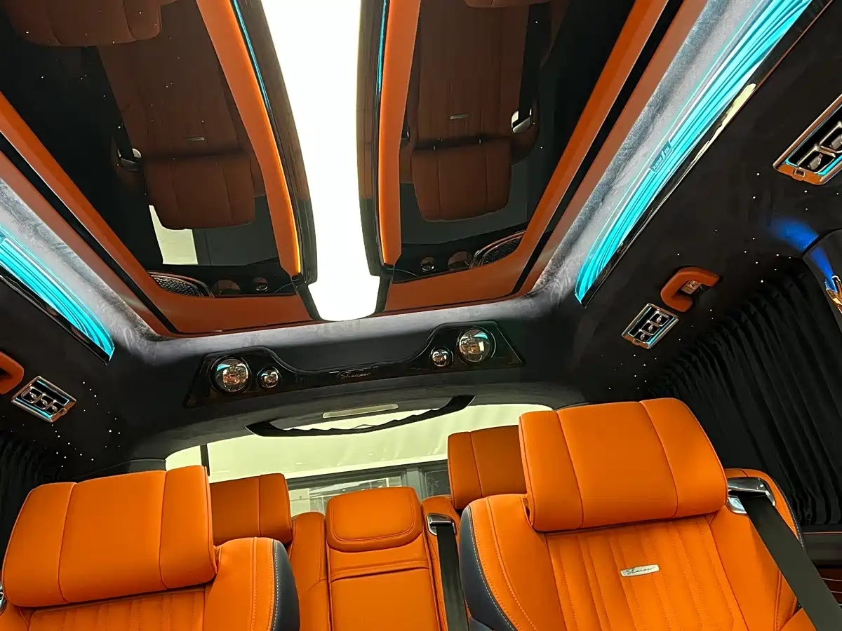 Mercedes-Benz V-Class 2024 V 300 L Long Wheelbase Premium фото 15