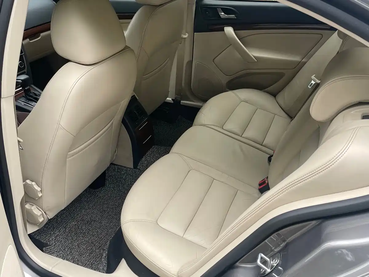 Škoda Octavia 2012 1.6L Auto Yijun Edition фото 9