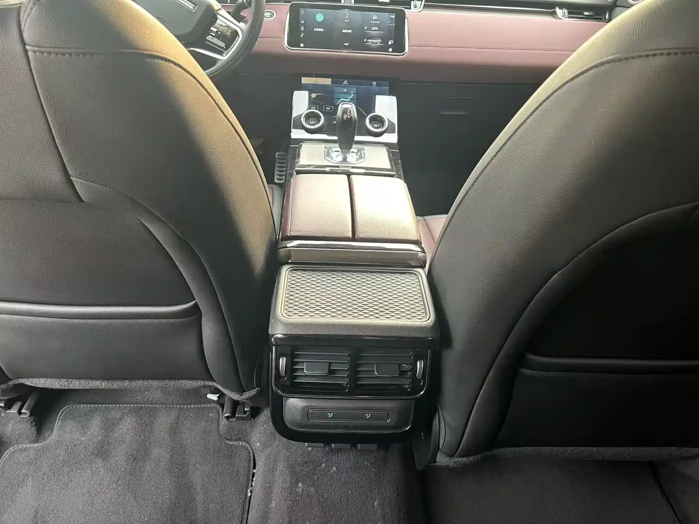Land Rover Range Rover Evoque 2022 Range Rover Evoque L 249PS R-Dynamic Luxury Edition фото 11