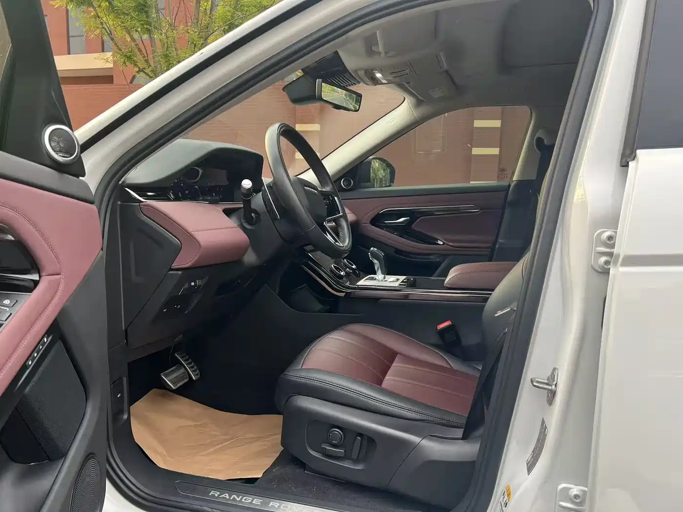 Land Rover Range Rover Evoque 2022 Range Rover Evoque L 249PS R-Dynamic Luxury Edition фото 6