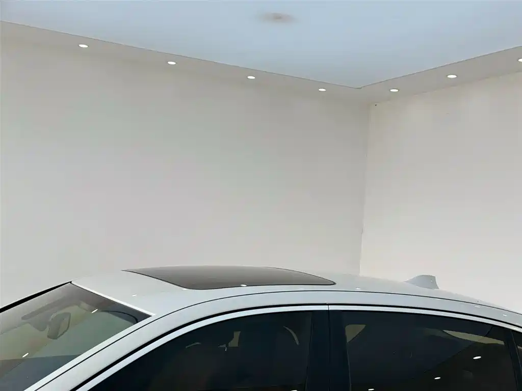 BMW 5 Series 2014 520Li Elegance фото 23