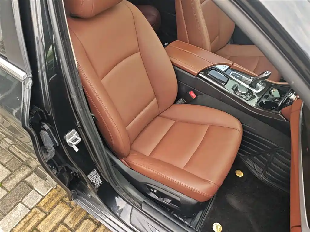 BMW 5 Series 2014 528Li Leading Edition фото 20