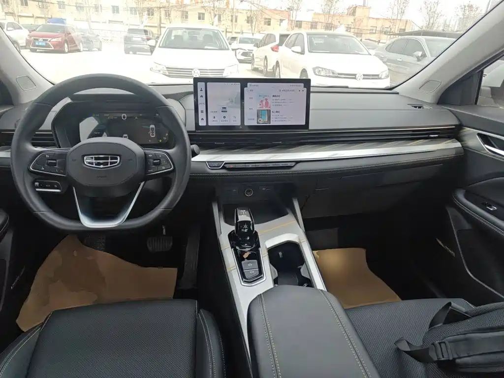 صورة 10 - Geely Emgrand L HiP