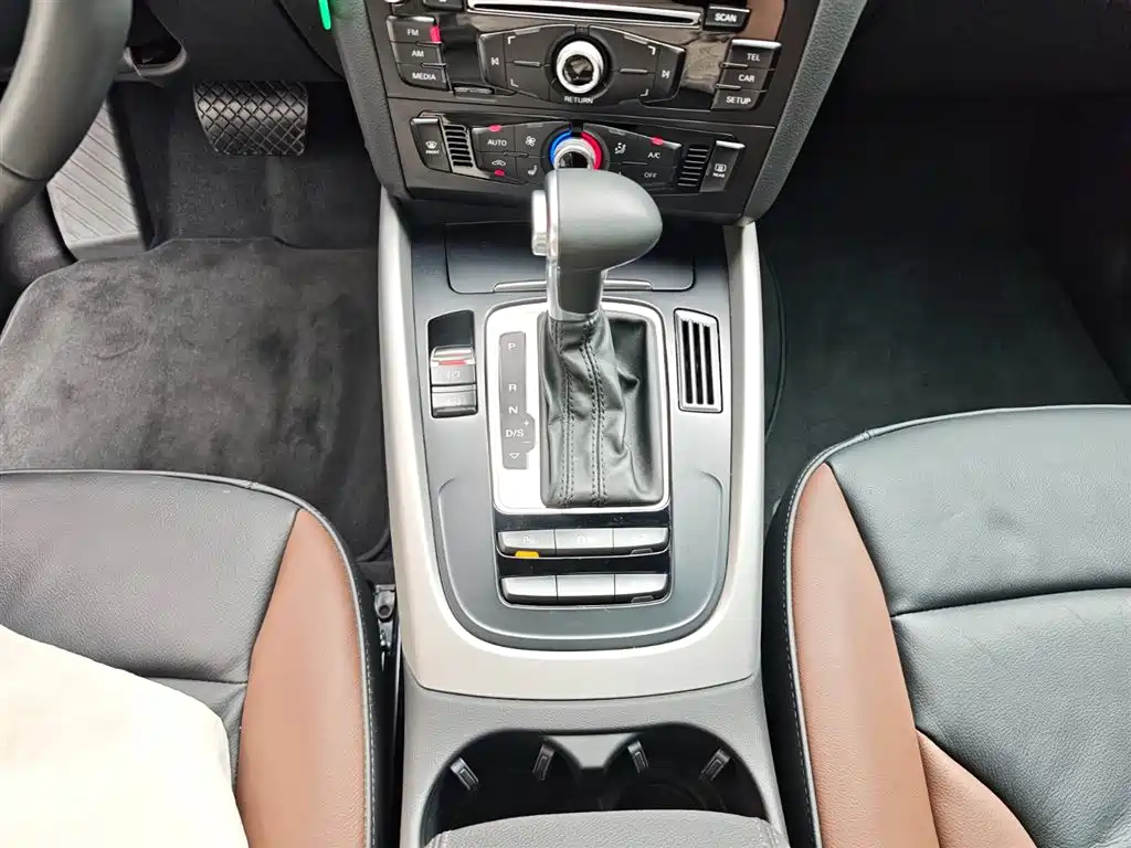 Audi Q5 2018 Collector's Edition 40 TFSI Progressive фото 16