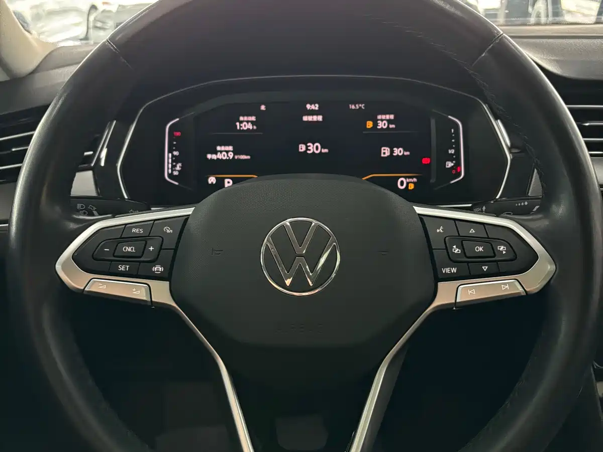 Volkswagen Magotan 2021 330TSI DSG 30th Anniversary Edition фото 8