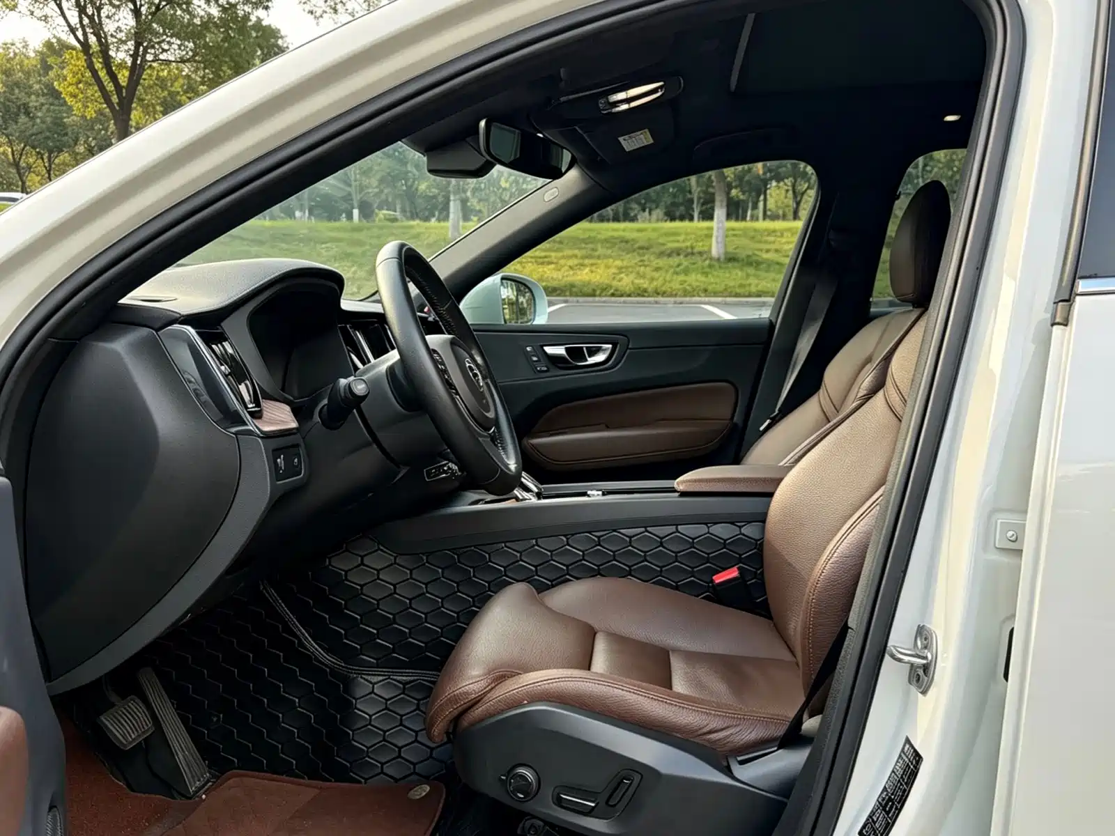 Photo 7 - Volvo XC60