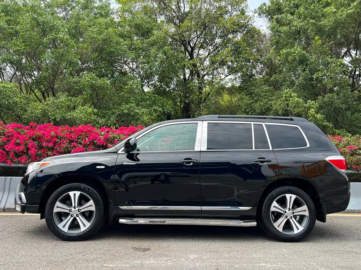 Toyota Highlander 2012 2.7L 2WD 7-Seater Luxury Edition фото 3