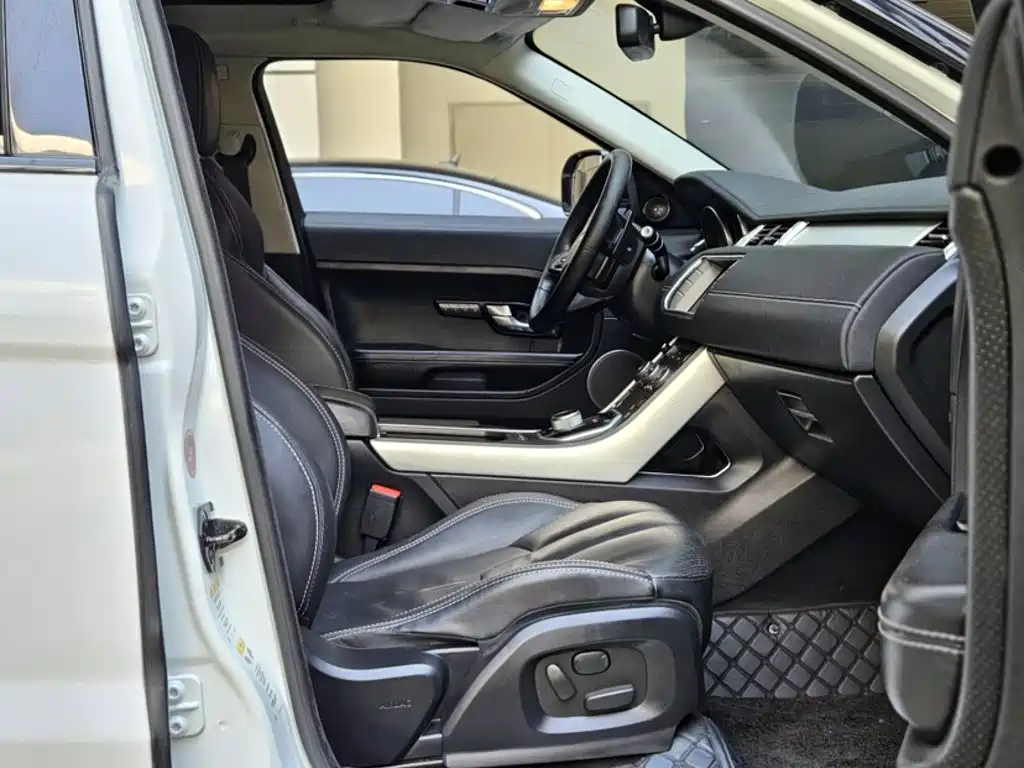 Photo 13 - Land Rover Range Rover Evoque (Import)