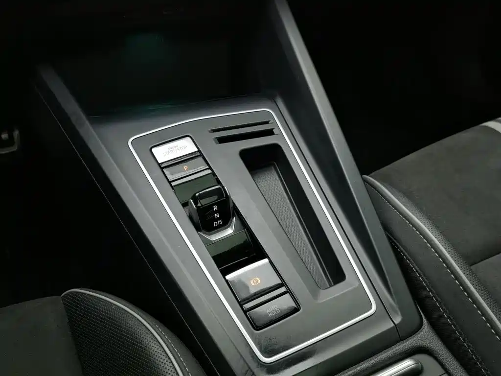 Photo 13 - Volkswagen Golf