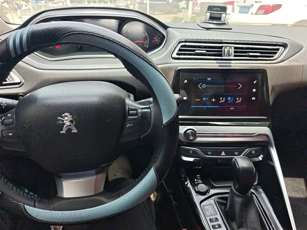 Peugeot 308 2019 1.6L Automatic Luxury Version China V фото 10
