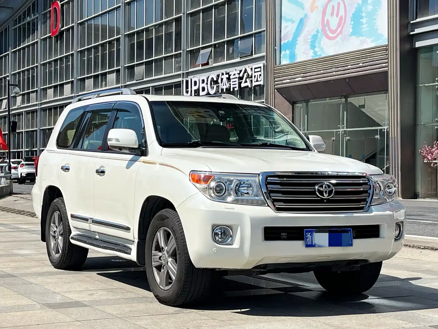 Photo 3 - Toyota Land Cruiser (Import)