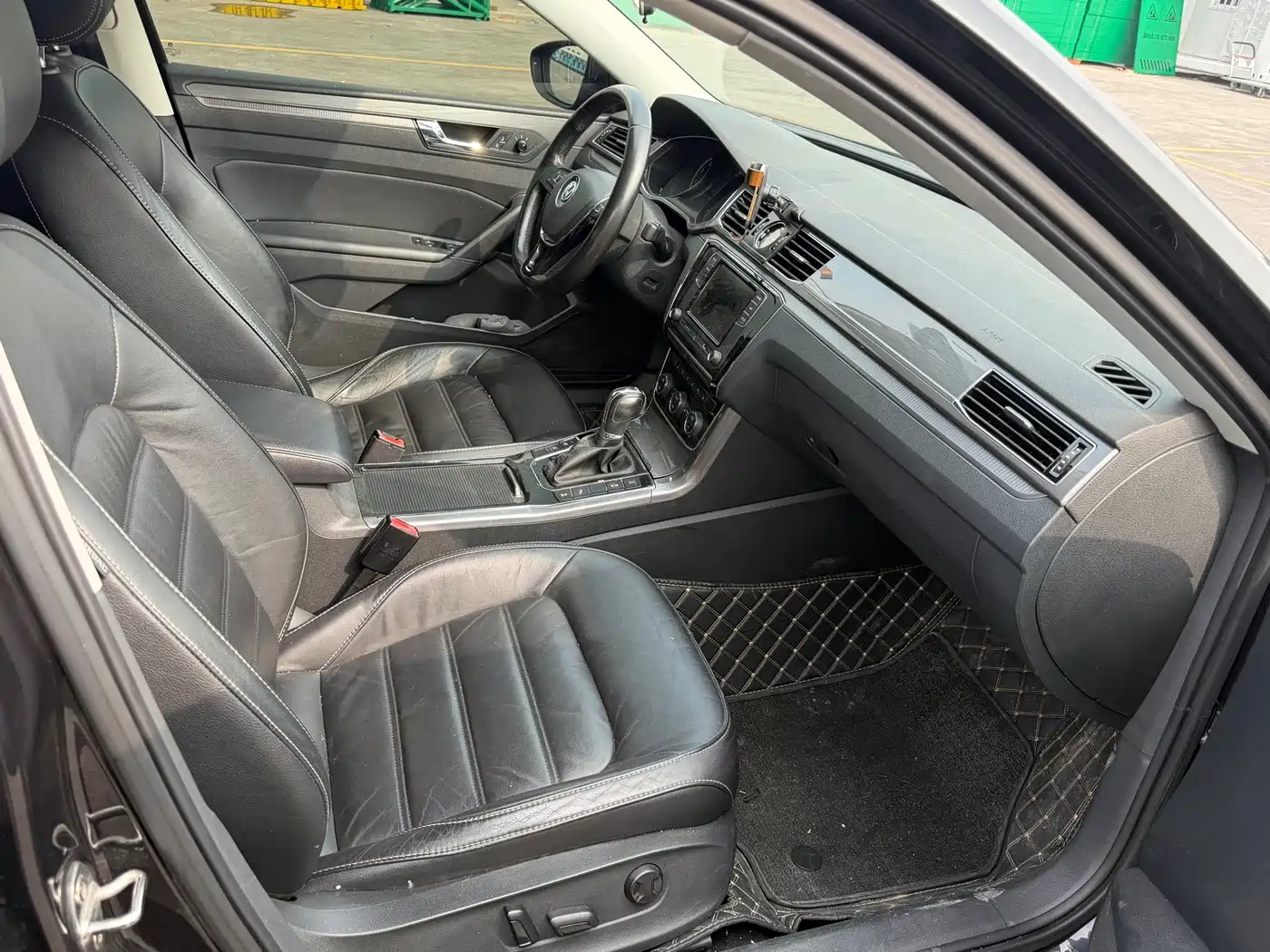 Volkswagen Passat 2017 330TSI DSG Prestige фото 9