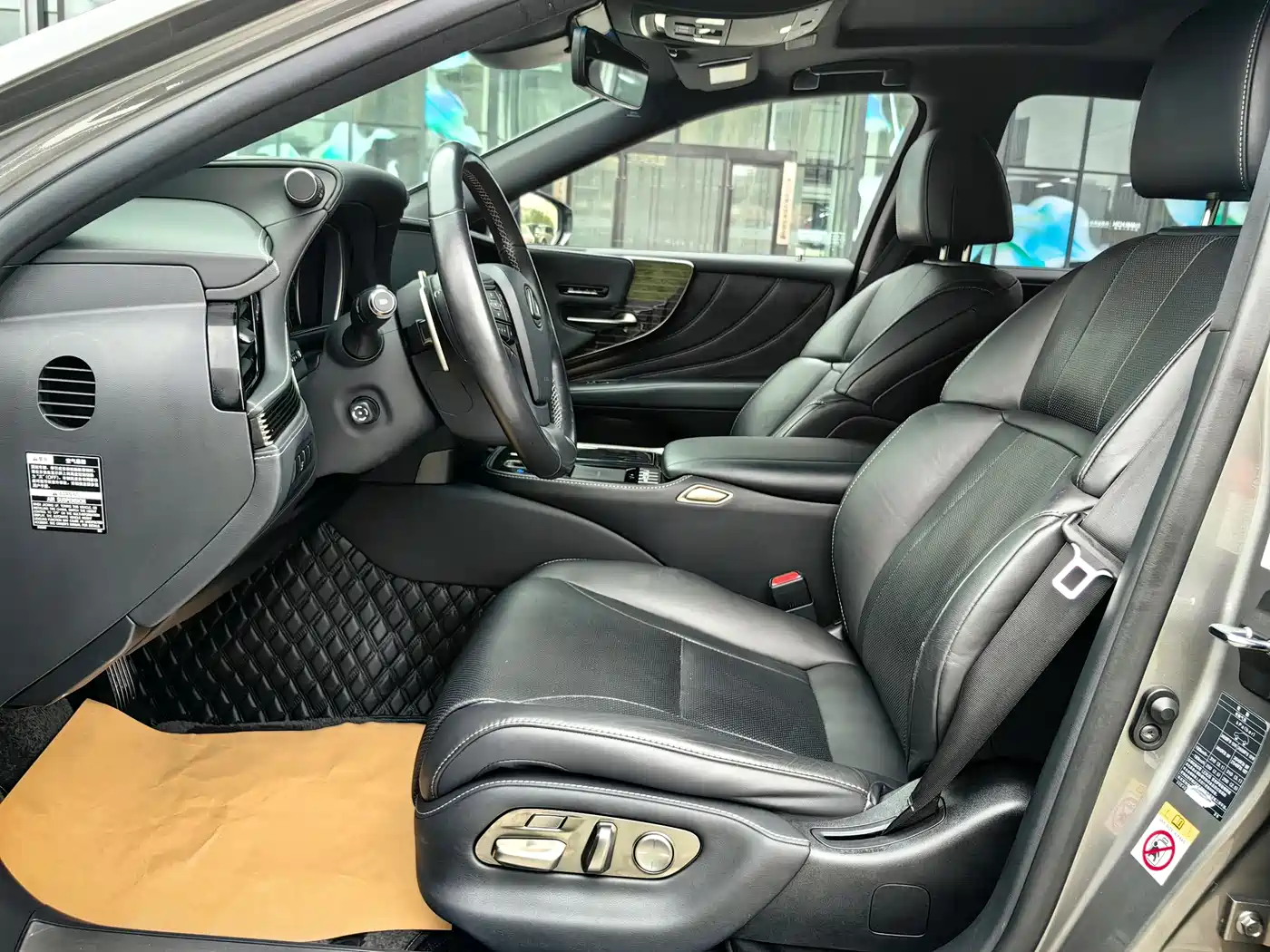 Lexus LS 2018 500h Excellence Edition China V фото 8