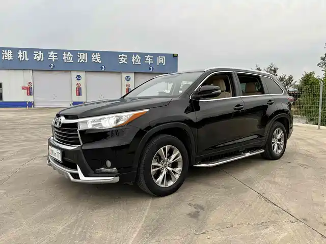 TOYOTA HIGHLANDER